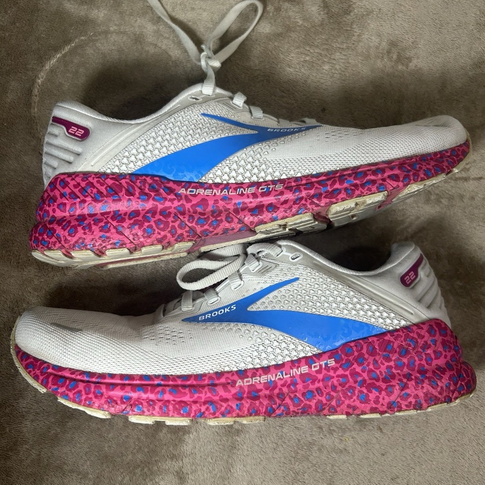 Brooks Adrenaline GTS 22 Womens 10.5 White Pink Leopard Running Shoes 120353